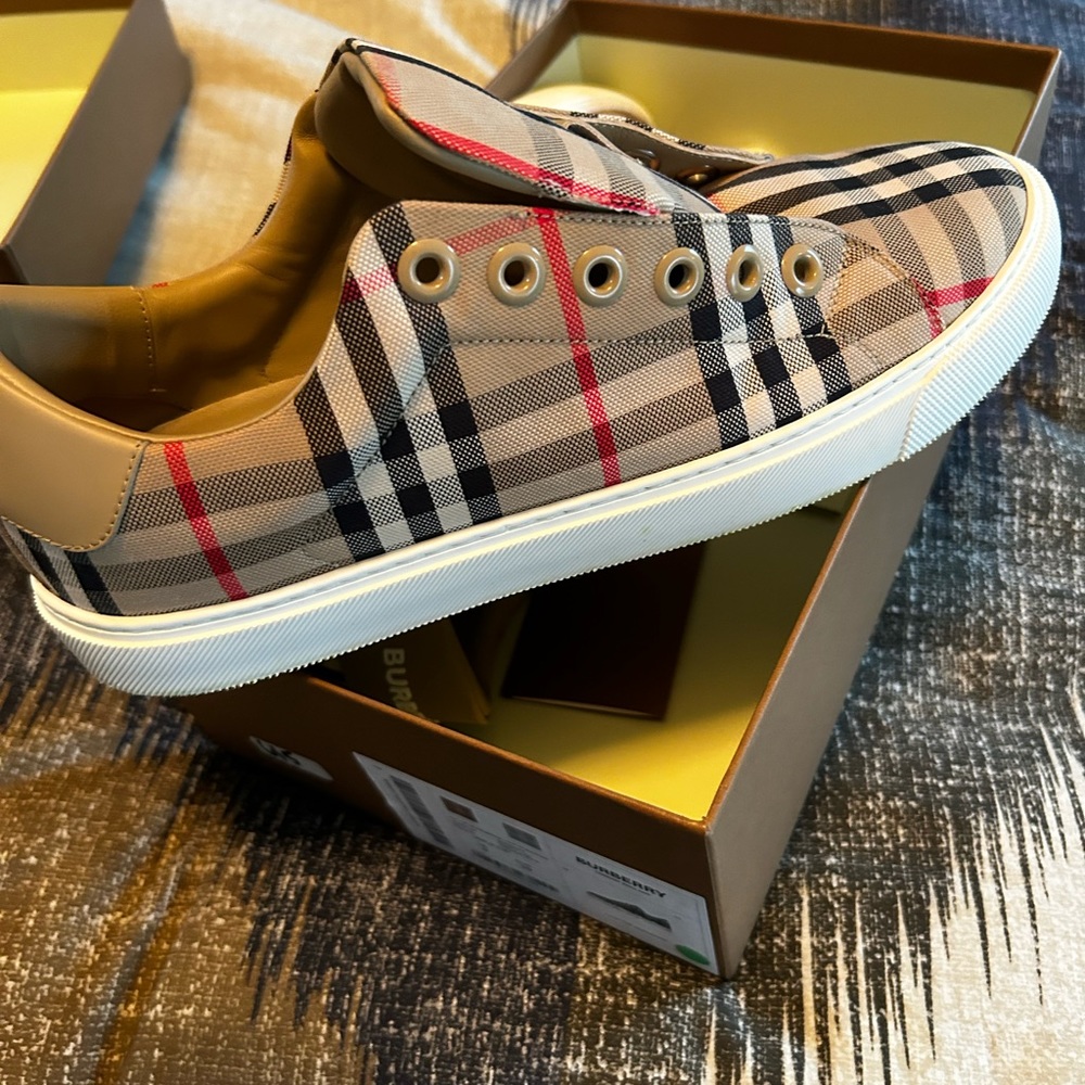 Burberry New Albridge Check Low-Top Sneakers size 39 Women